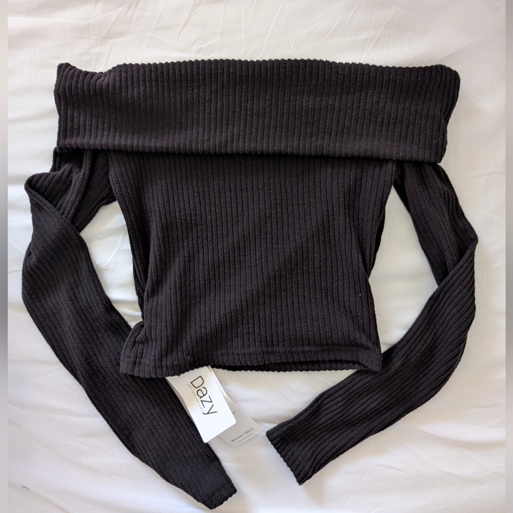 NWT Dazy off the shoulder sweater